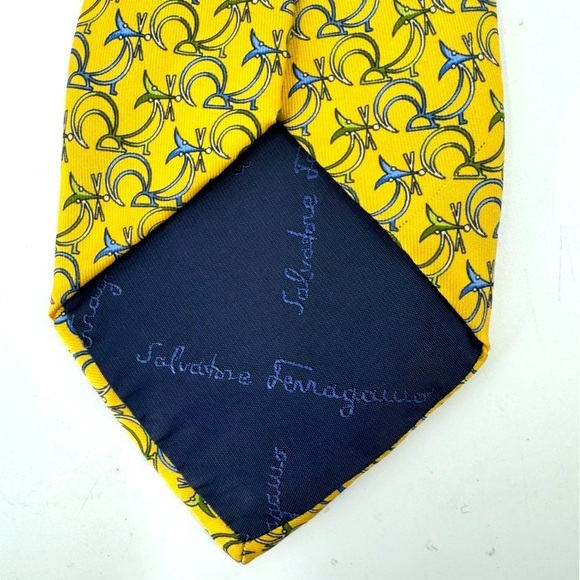 Salvatore Ferragamo 100% Silk Luxury Tie - Picture 4 of 10